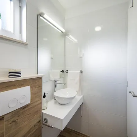 Camping Homes Grot Gradac  Zewnętrze zdjęcie