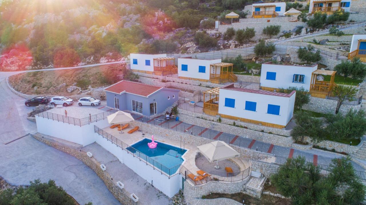 Homes Grot * Gradac (Split-Dalmatia)